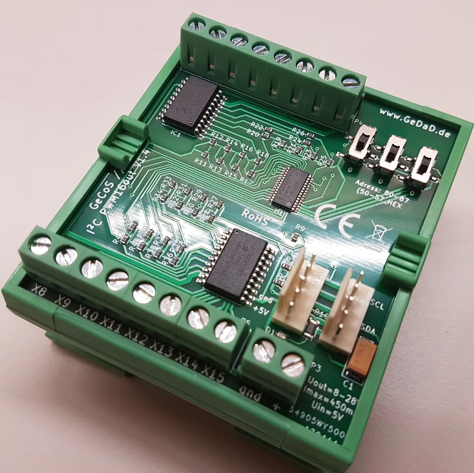 Foto des GeCoS I2C_PWM16out im Hutschienengehäuse
